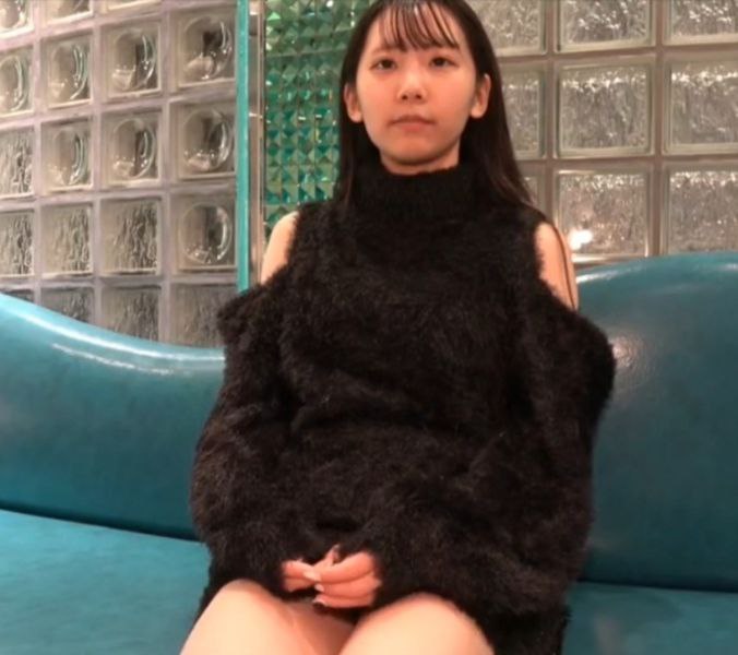 HMN-462「姐姐的朋友…在風俗店工作哦」因為得到大公司內定. 小花暖